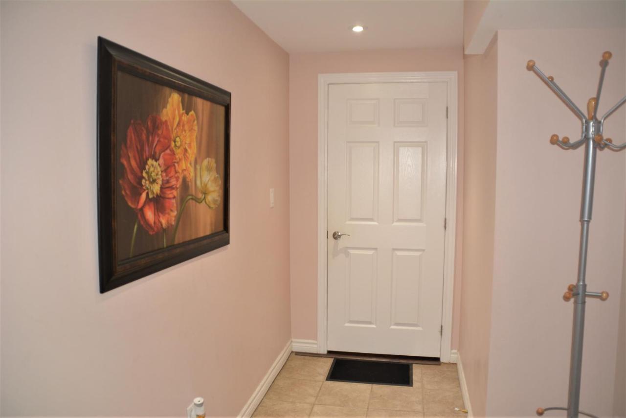 Beautiful And Spacious Basement Apartment Brampton Exterior photo