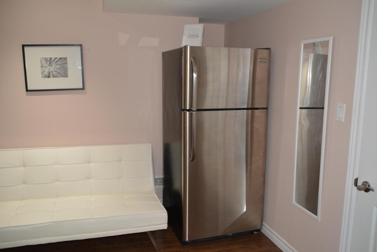 Beautiful And Spacious Basement Apartment Brampton Exterior photo