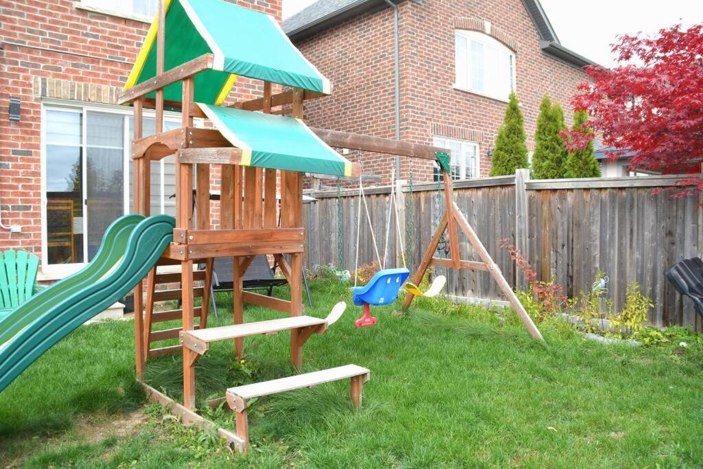 Beautiful And Spacious Basement Apartment Brampton Exterior photo