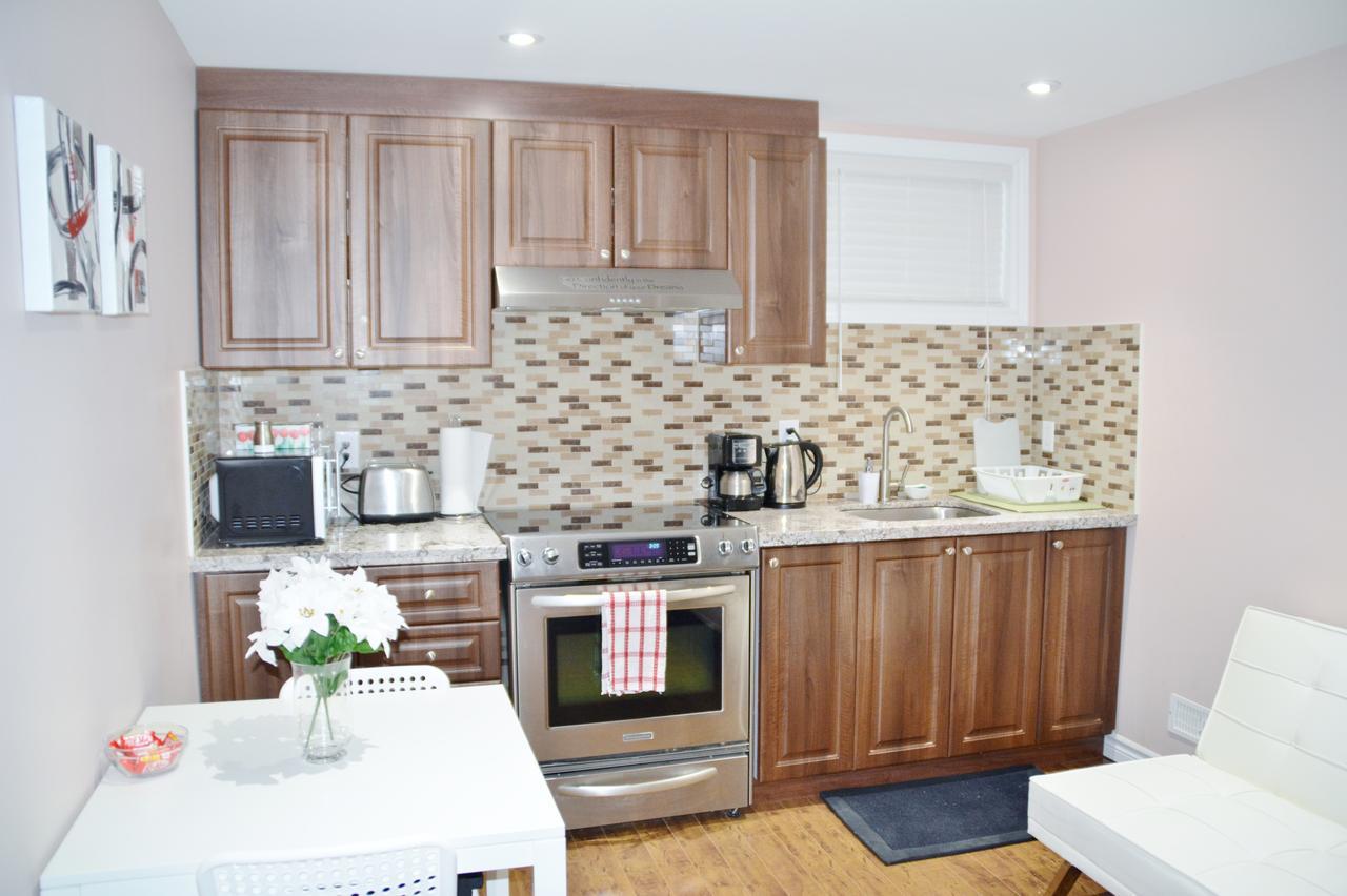 Beautiful And Spacious Basement Apartment Brampton Exterior photo