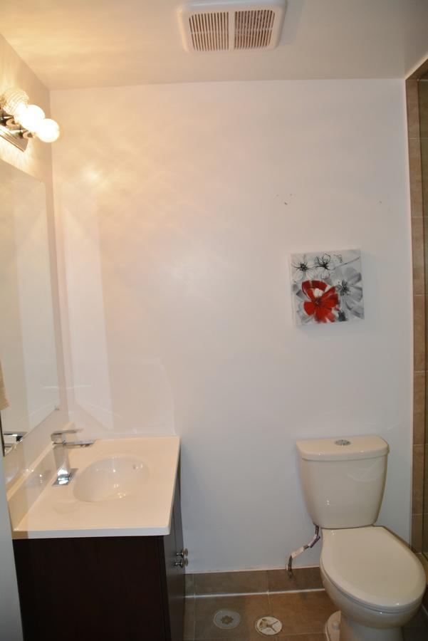 Beautiful And Spacious Basement Apartment Brampton Exterior photo